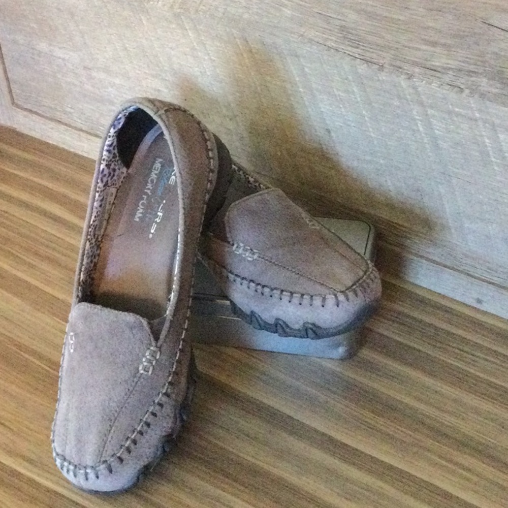 Skechers Relaxed Fit - Picture 4 of 6